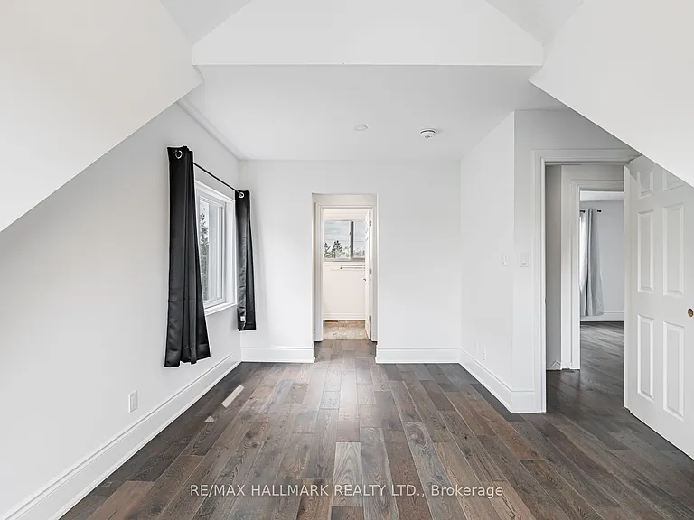 82 Ellington Dr #UPPER — Photo 19