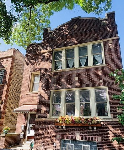 1st image of 3248 W Belle Plaine Ave