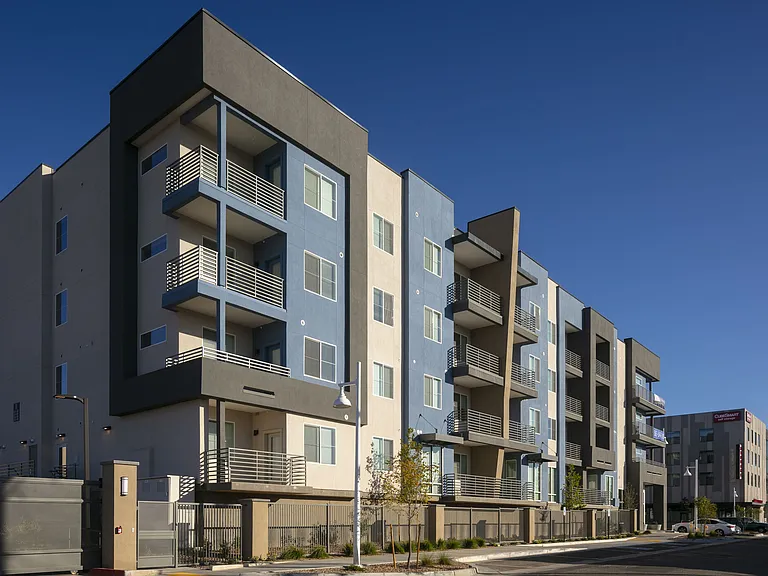 Broadstone Nob Hill — Photo 4