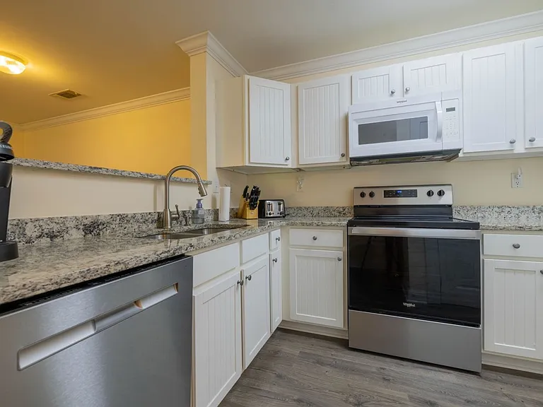 833 Old Greenville Hwy #1036 — Photo 11