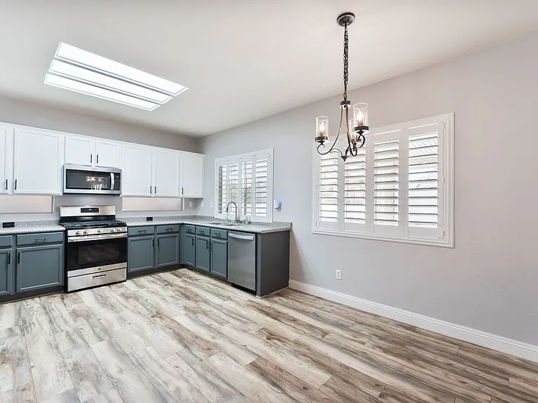8701 Butterchurn Ave — Photo 9