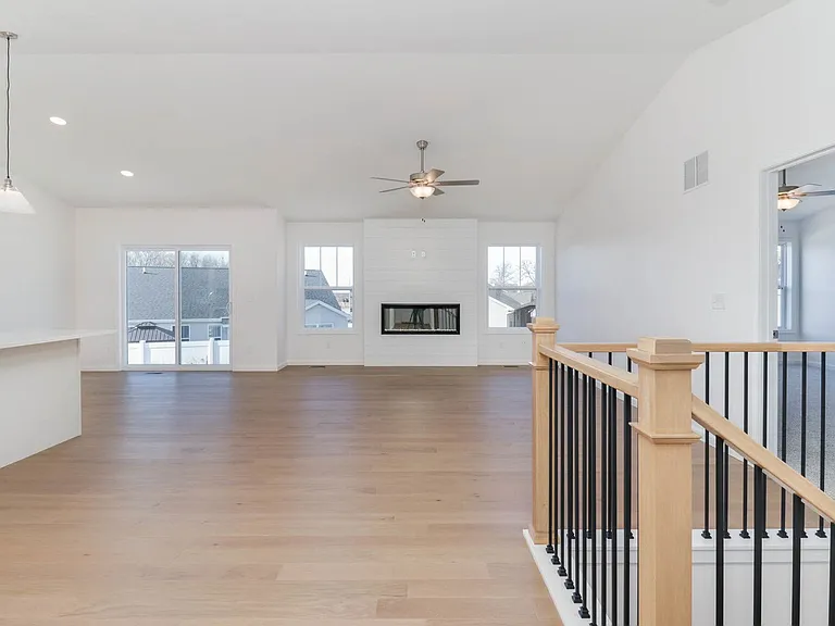 2503 Treeline Dr — Photo 2