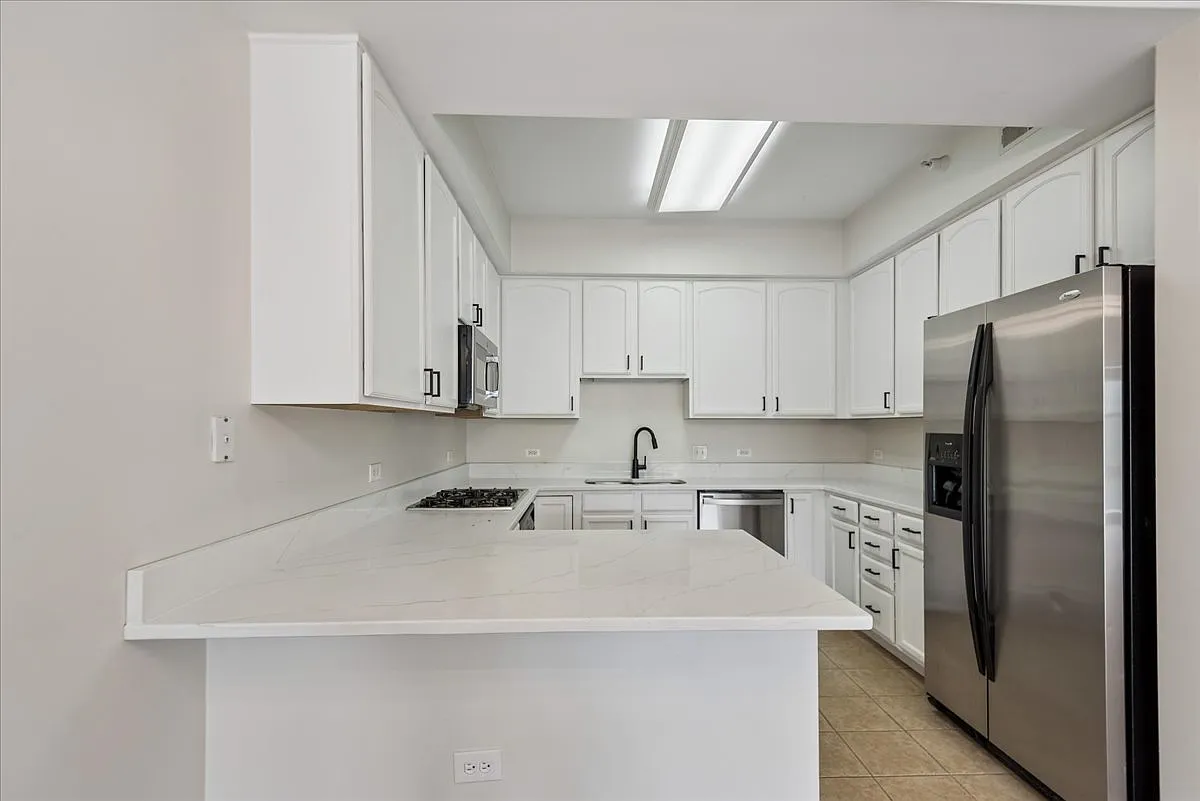 2 bed, 1432 sqft, $3,050 — Photo 2