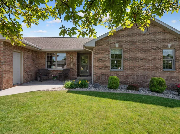 3228 Brook Hills Dr, Asbury, IA 52002