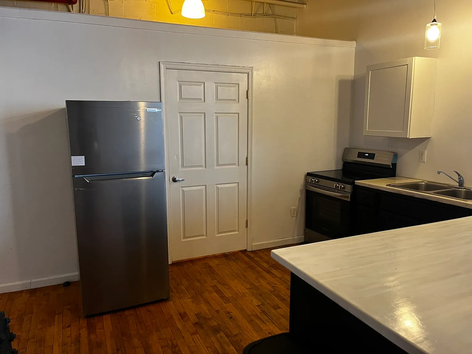 1501 Kemper St — Photo 3