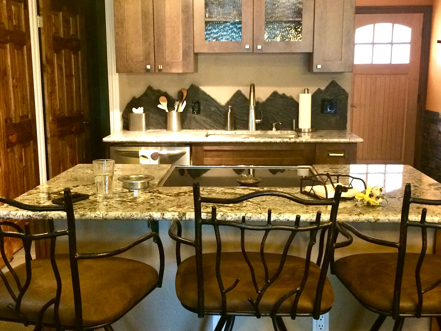 2 bed, 1180 sqft, $4,500 — Photo 3