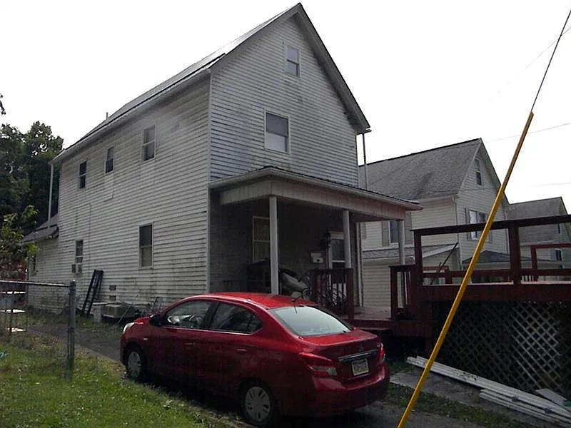 1219 McCormick Ave photo 1