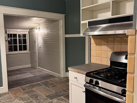 Kitchen and breakfast nook