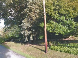 W Arlington Rd, Erie, PA 16509