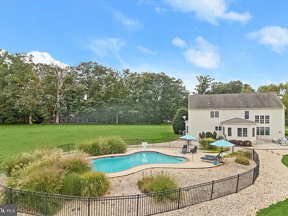 2nd image of 685 W Watersville Rd