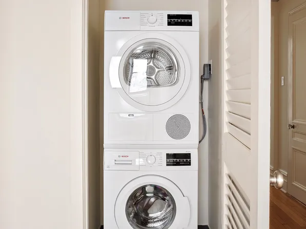 135 West 58th Street image 4 of 9