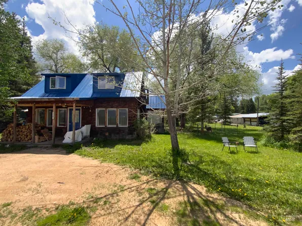 220 Sage Ave E, Fairfield, ID 83327