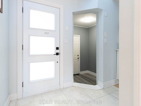 5th image of 308 Howard Cres