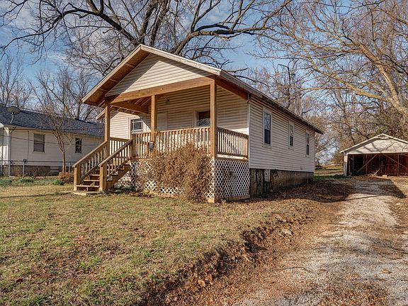 3rd image of 2829 N Grant Avenue