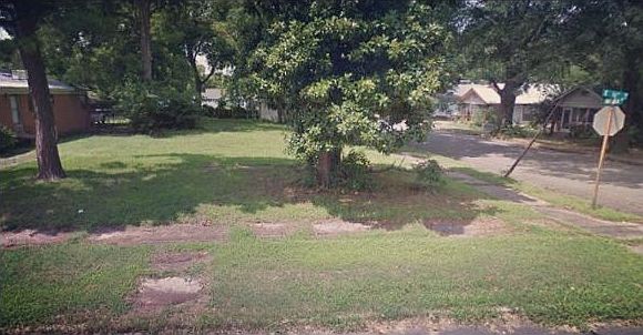 1st image of 223 E 16th St