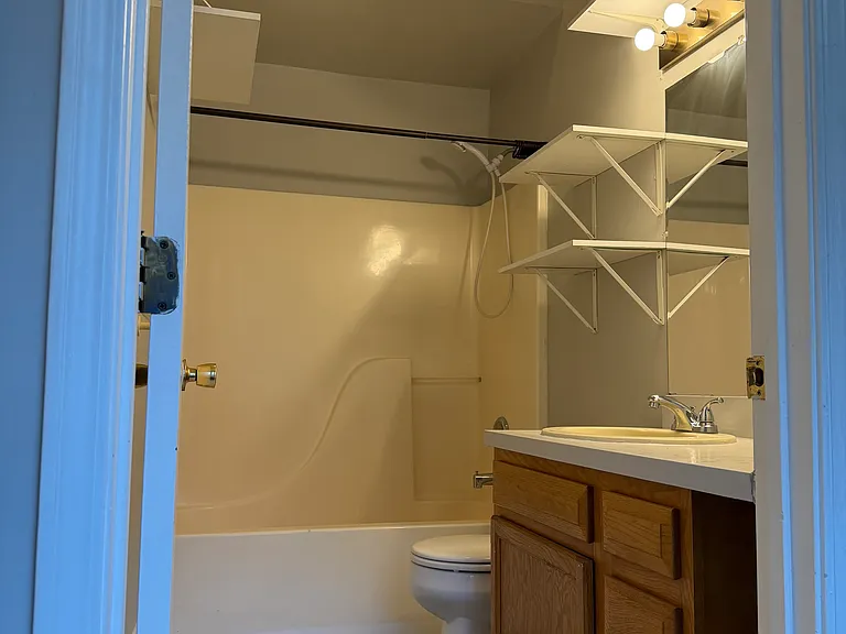 901 Franklin St #2 — Photo 9