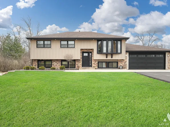 10521 Fitzsimmons Dr, Palos Park, IL 60464