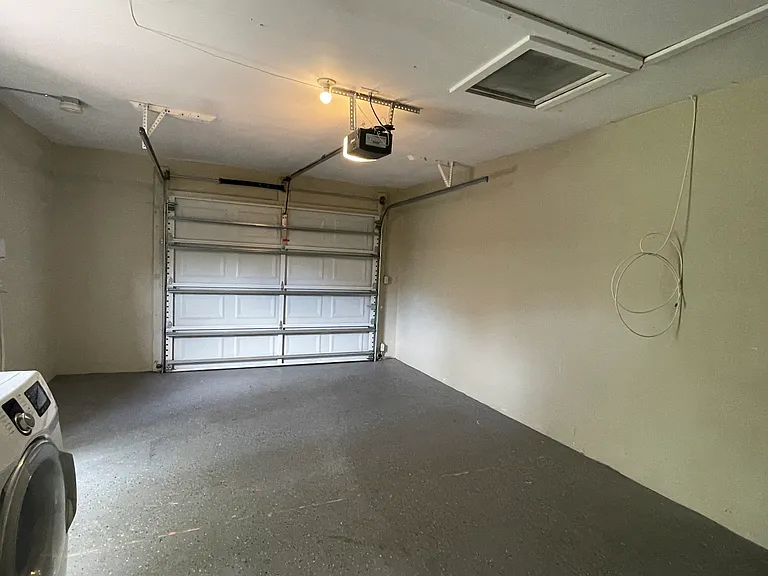 1395 Ambassador Dr — Photo 34