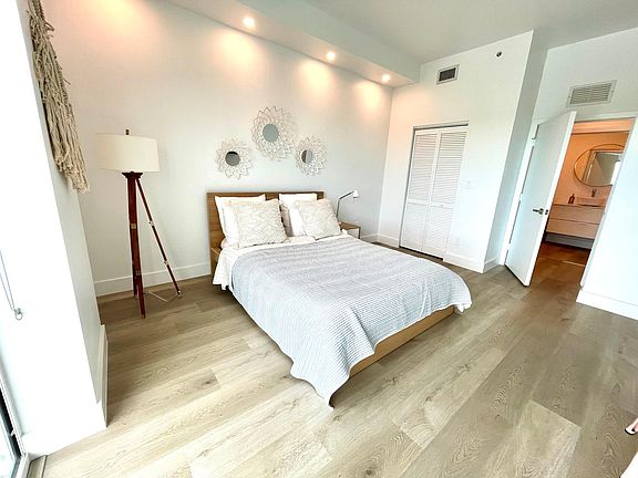 3rd image of 2525 SW 3rd Ave