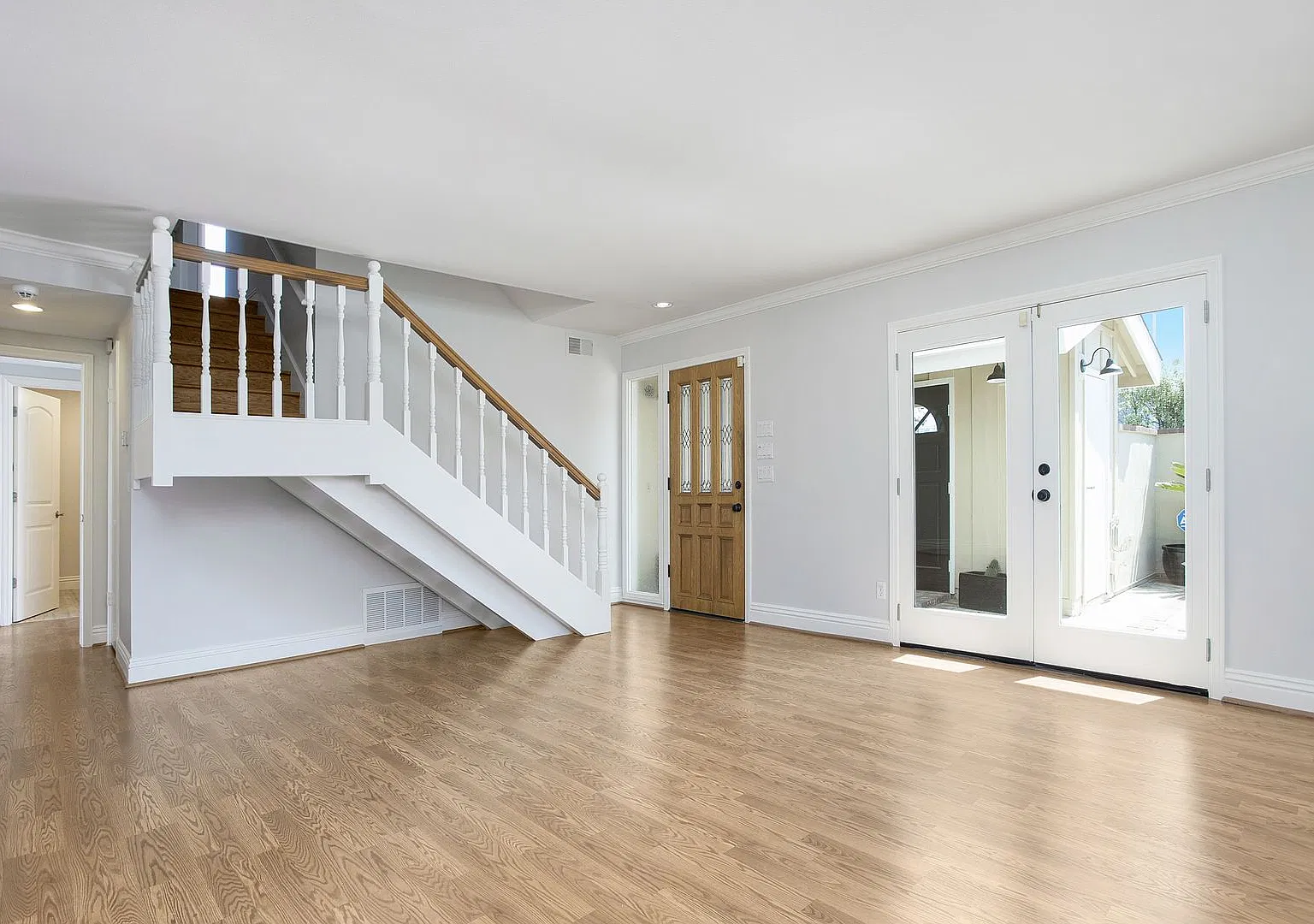 South Huntington Beach Home — Photo 3