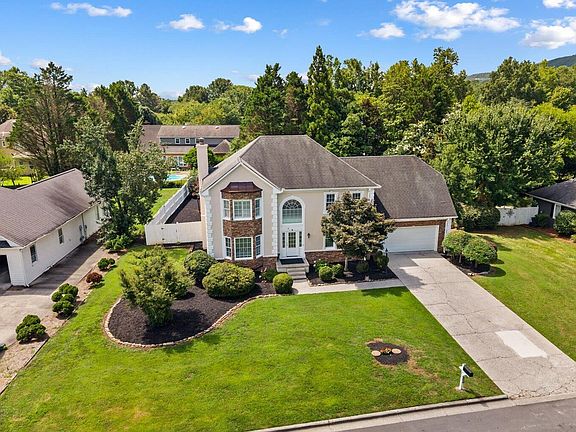 4th image of 2001 Kingsridge Dr