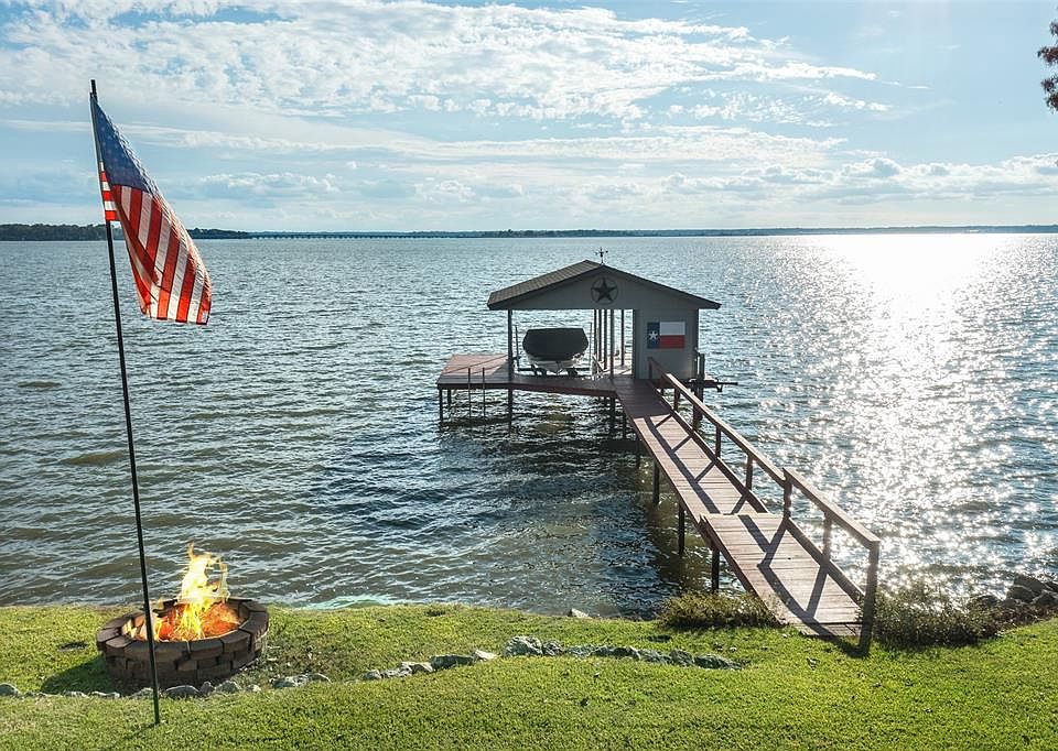 1st image of 237 Admiral Dr
