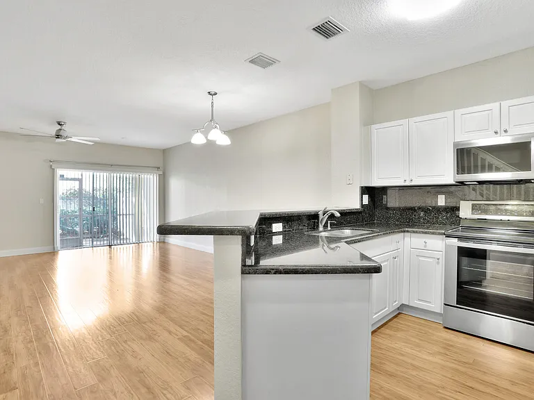 6527 Catalina Ln — Photo 6