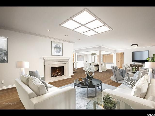 1st image of 1016 S Oak Hills Way