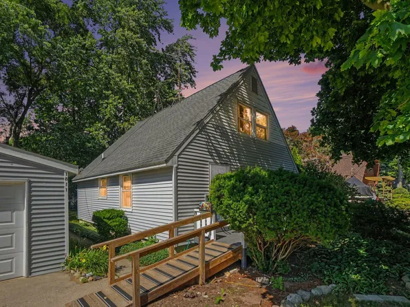 1611 Highland Ave, Holland, MI 49423