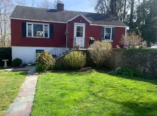 78 W Main St, Niantic, CT 06357