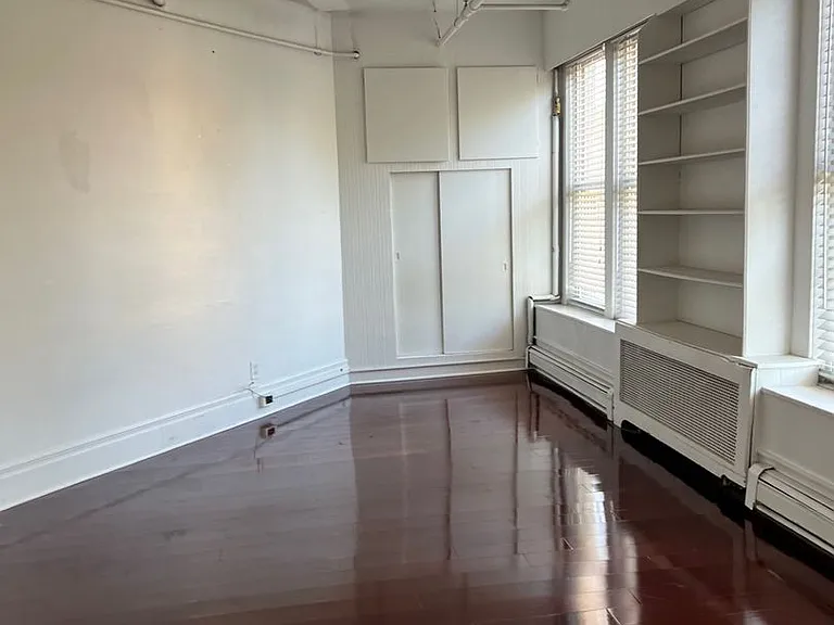 816 S State St — Photo 3