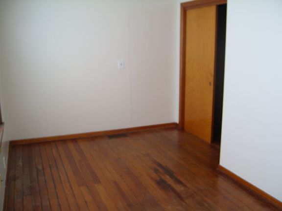 3rd image of 525 W 8th St APT 3