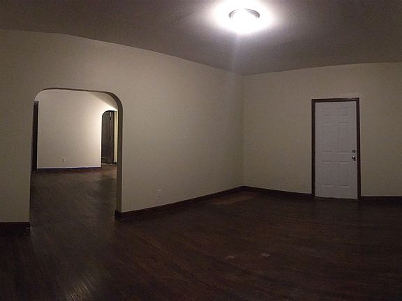 5th image of 308 E Suttenfield St