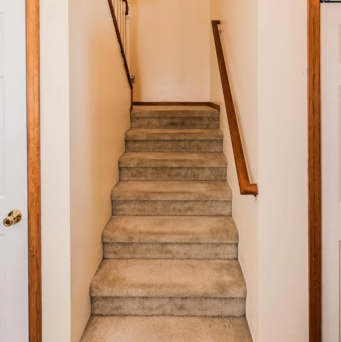 4 bed, 2.5 bath, 1998 sqft, $2,400 — Photo 3