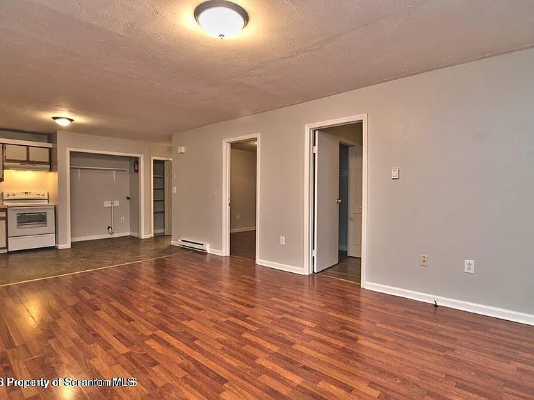 1418 N Main Ave #B — Photo 3