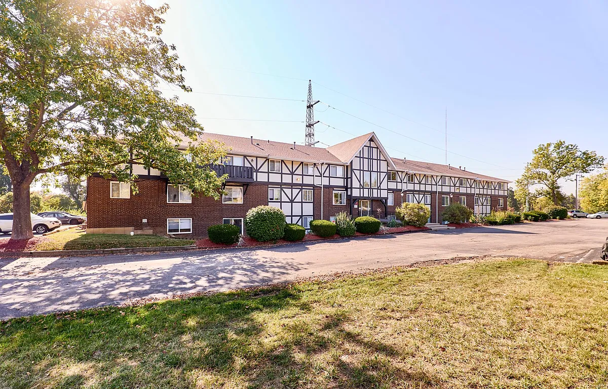 Building Photo - Courtland Manor