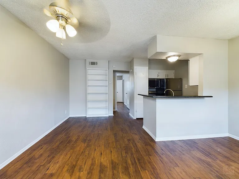 2401 Manor Rd #125 — Photo 1