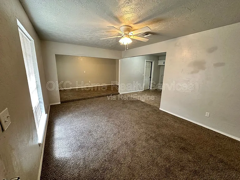 8417 S Villa Ave — Photo 9