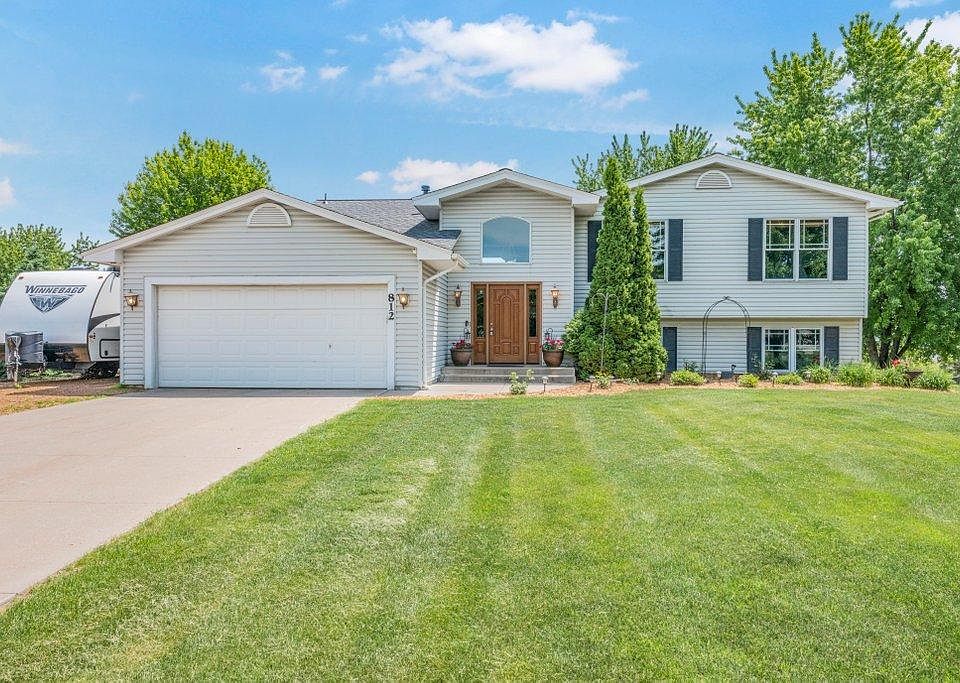 1st image of 812 Larkspur Ct