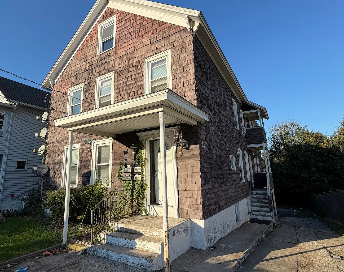 13 Jefferson Ave — Photo 1