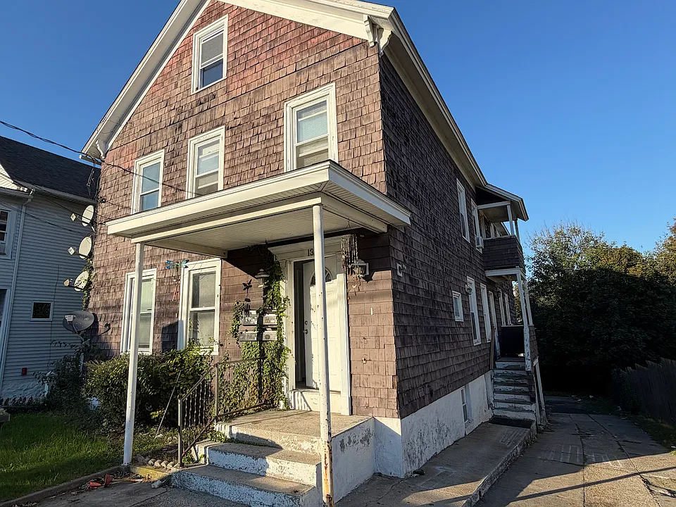 13 Jefferson Ave #2