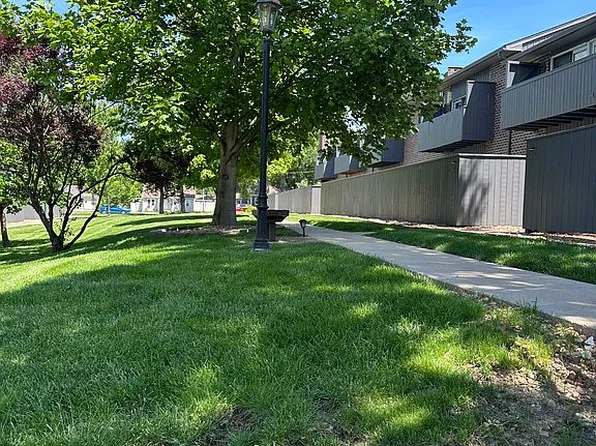 1619 W Broadway Blvd APT 3, Sedalia, MO 65301