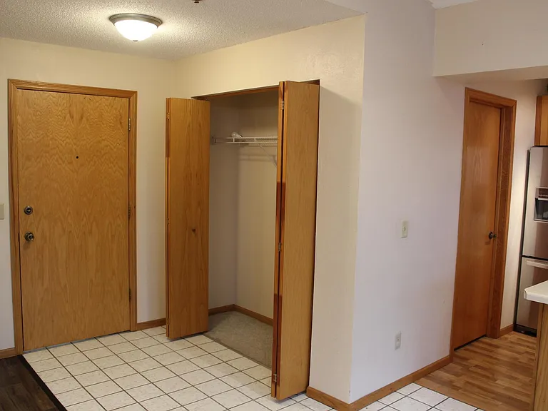 Jefferson Square Apartments — Photo 29