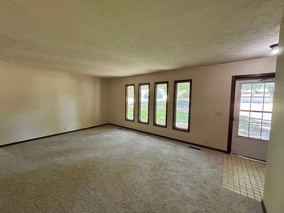 1405 Westwind Dr
