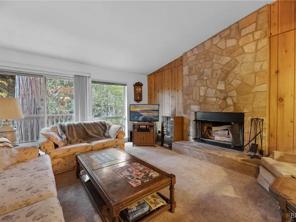 103 Rockledge Ln #103, Lake Arrowhead, CA 92352