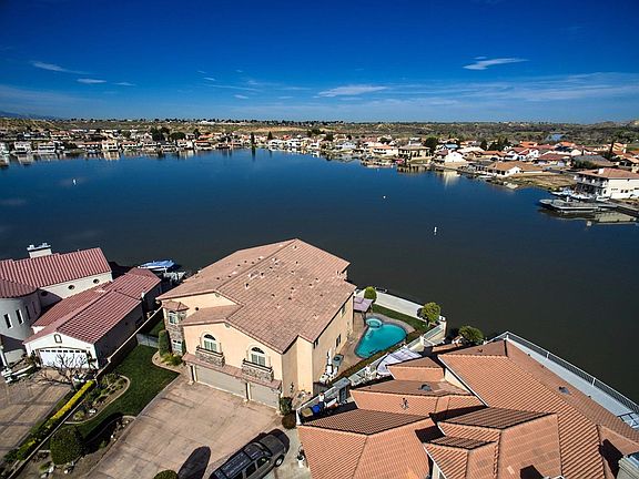 5th image of 18060 Harbor Dr