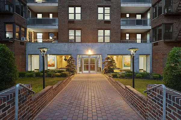 Sold by Compass | media 10