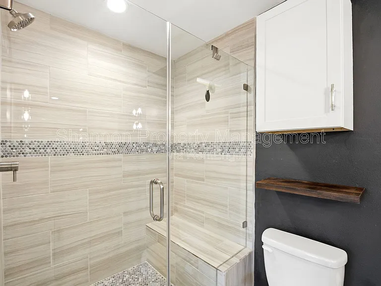 2207 Saxon Dr — Photo 20