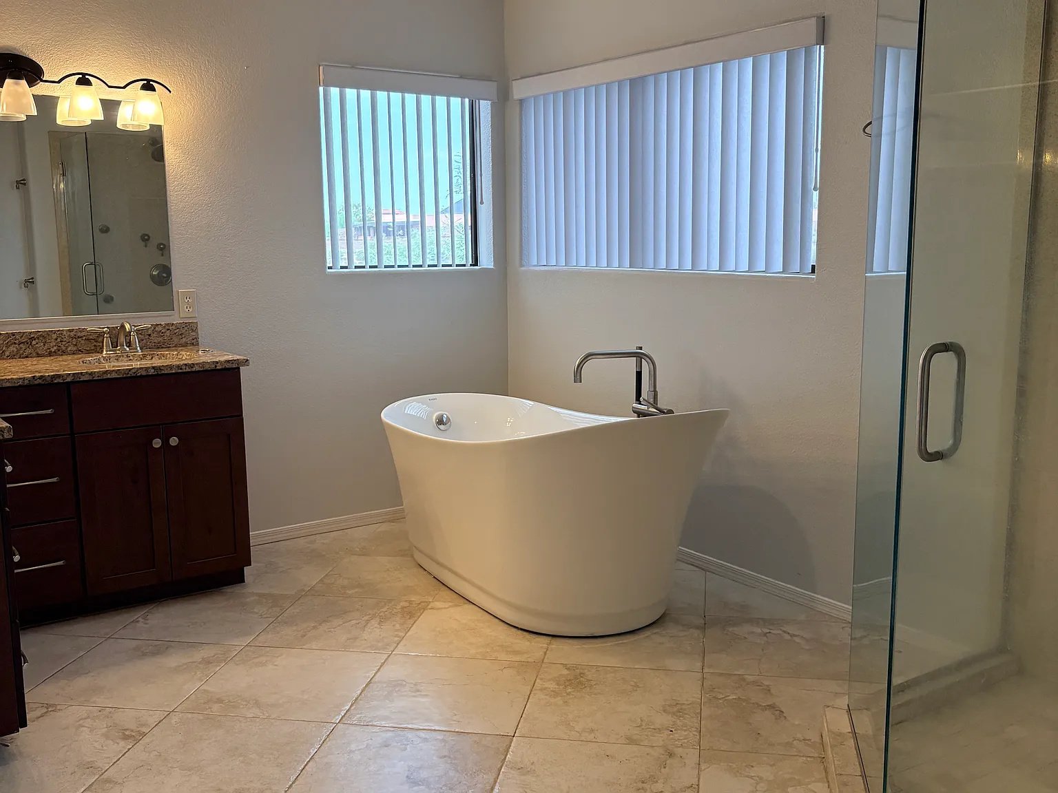 4 bed, 2804 sqft, $3,100 — Photo 2