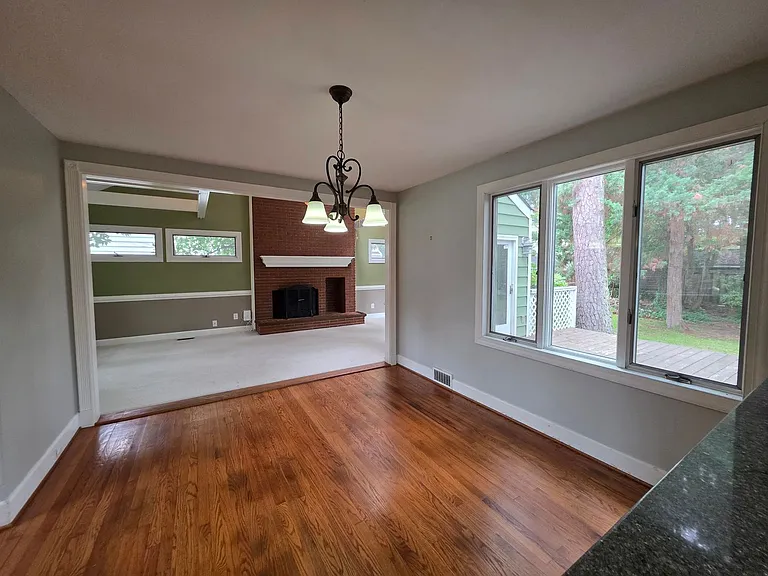208 Regent Rd — Photo 7